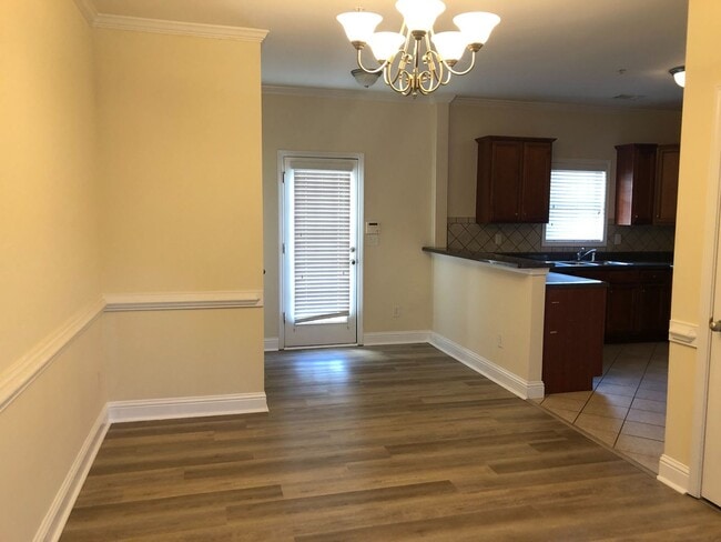 Foto del edificio - PRE-LEASING FOR AUGUST 2026!