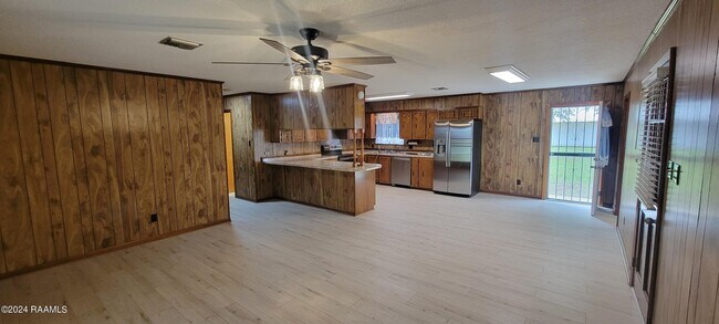 Building Photo - 1434 Montgomery Rd
