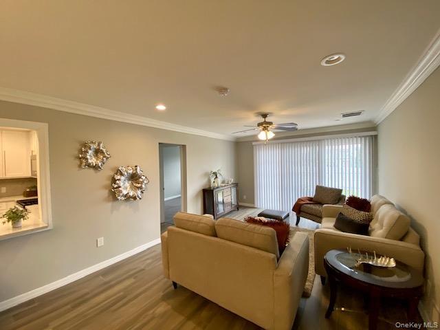 Foto del edificio - 40 Westwood Dr