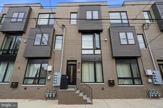 Building Photo - 2010 N 5th St