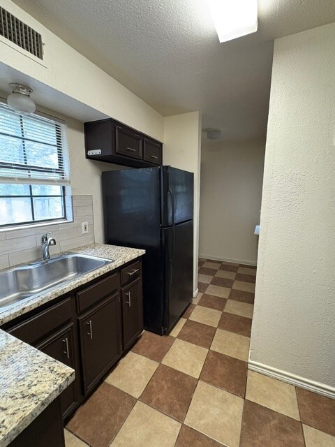 Foto del edificio - 489 Northwood Cir