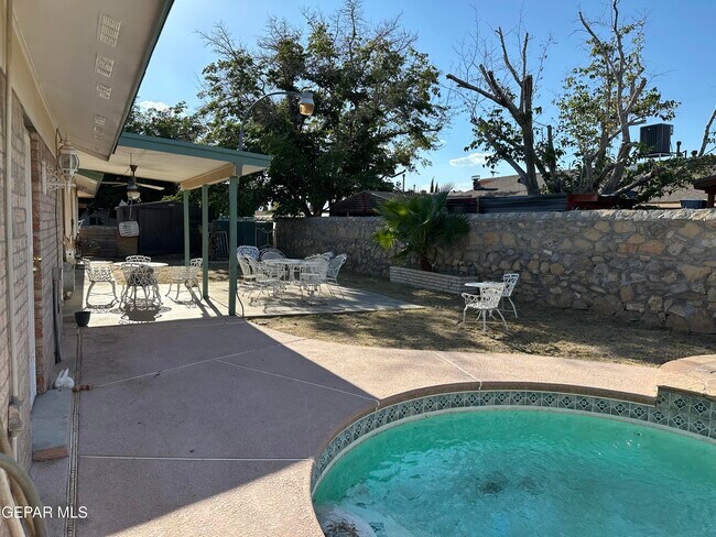 Foto del edificio - 3518 Breckenridge Dr