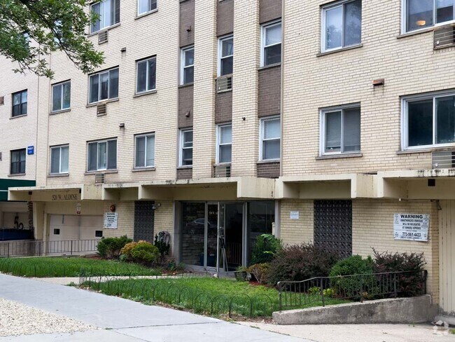 Building Photo - 520 Aldine
