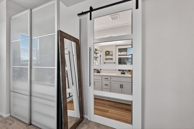 Building Photo - 2466 Foerster Grass Vw