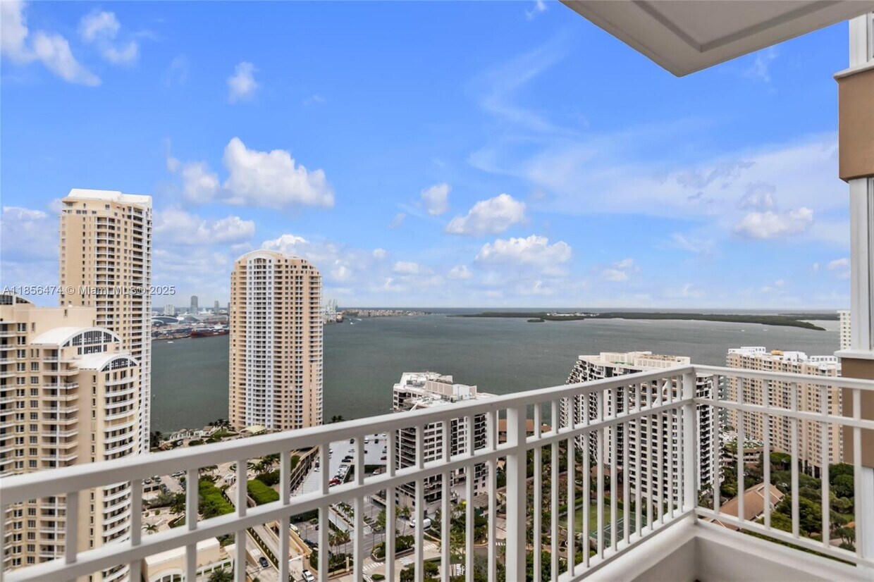 Foto principal - 801 Brickell Key Blvd