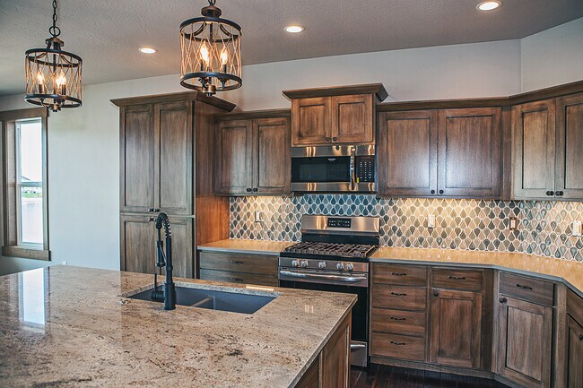 Building Photo - Luxury Home in Radiant Lake