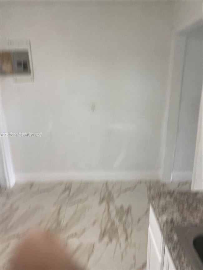 Foto del edificio - 2122 NW 5th St