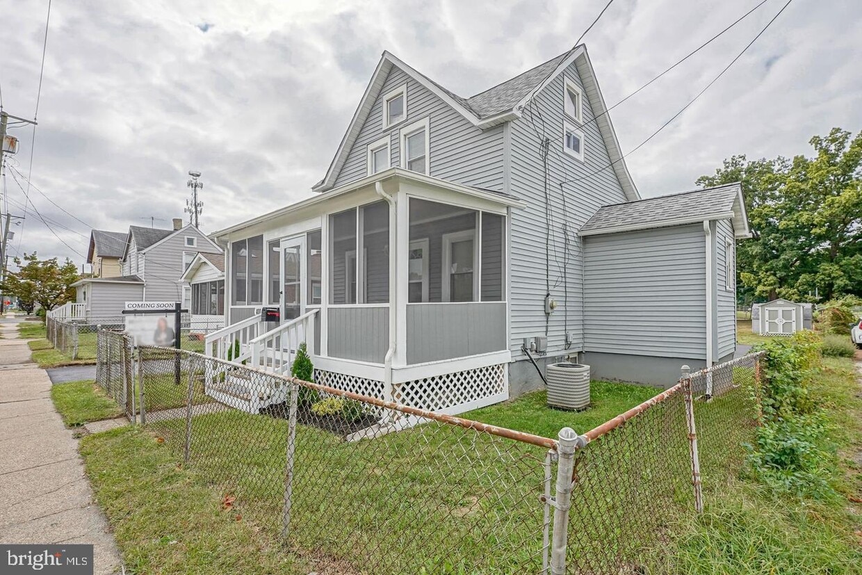 400 S White Horse Pike, Lindenwold, NJ 08021 House Rental in