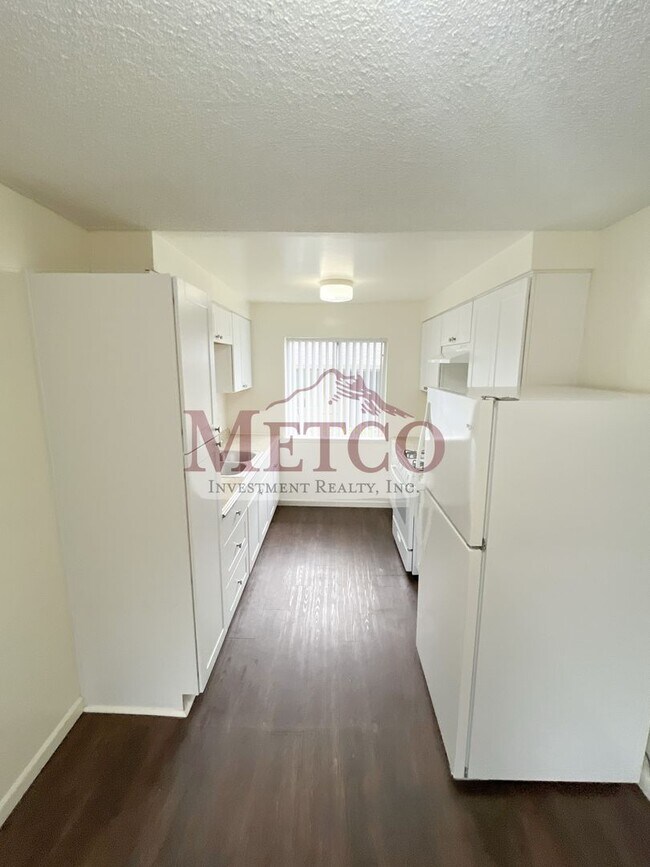 Building Photo - 175 G St