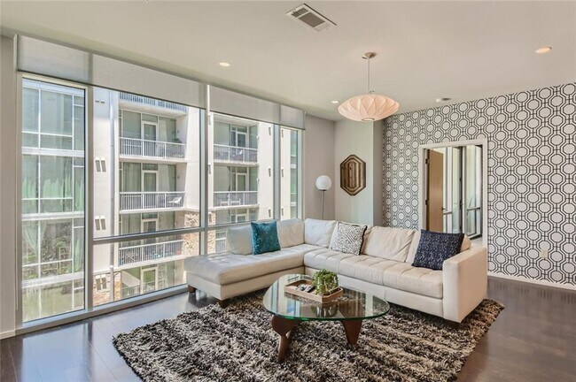 Foto del edificio - 1600 Barton Springs Rd