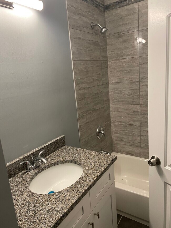 Foto del edificio - 5130-5132 S Greenwood Ave