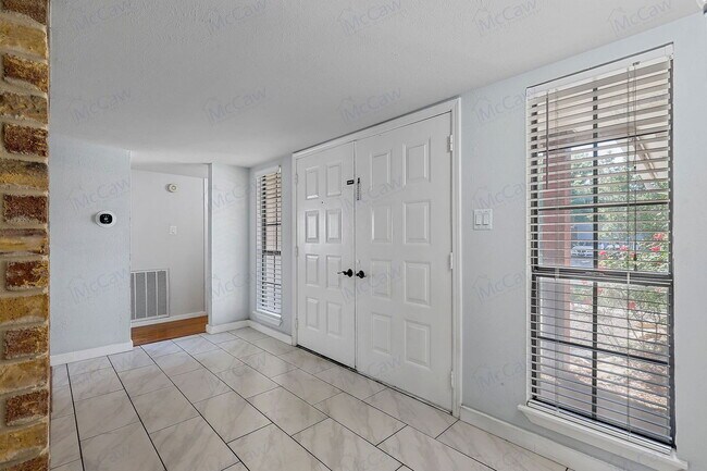 Foto del edificio - 3905 Windflower Ln
