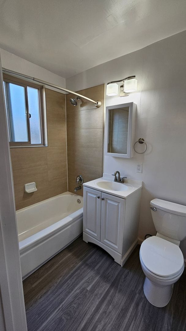 Interior Photo - Redwood Terrace