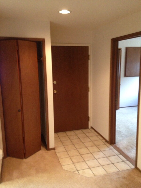 entrada principal - 2566 14th Ave W