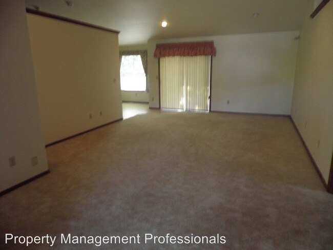 Building Photo - 3 br, 2 bath House - 1845 SW Topaz Ln