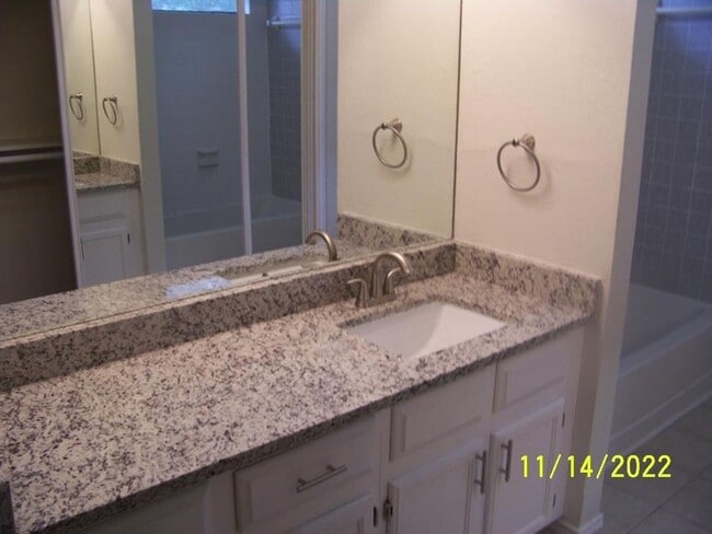 Foto del edificio - Single story 3 bedroom 2 bath home in Gracywoods