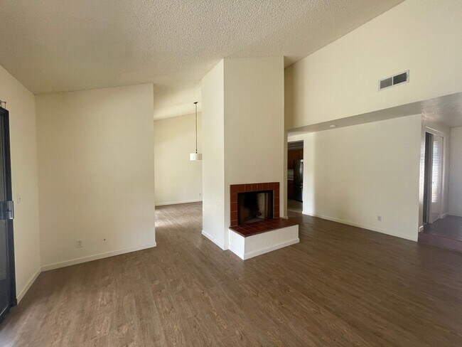 Building Photo - Spacious 3/2 Mesa Home in Washington School District!