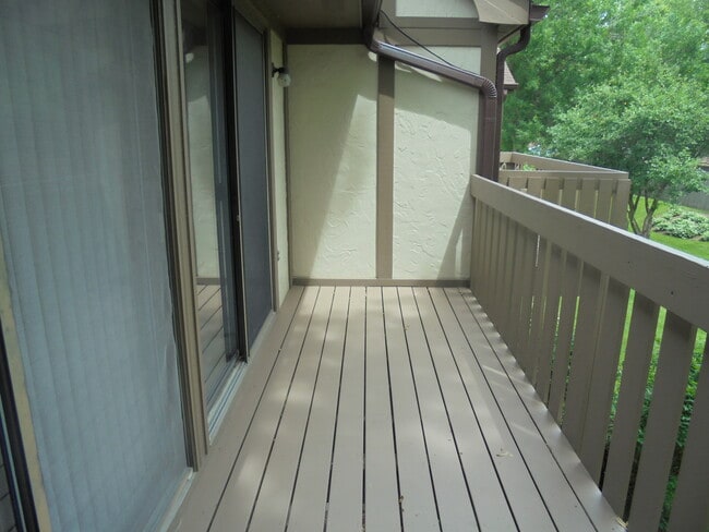 Building Photo - 4730 Calvert Dr