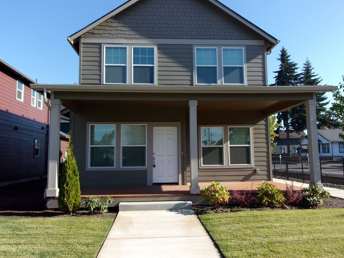 Primary Photo - 217 Hill St. NE- Albany Oregon