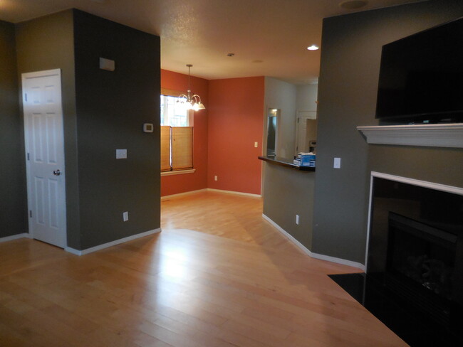 Building Photo - 16914 NW Shadow Hills Ln