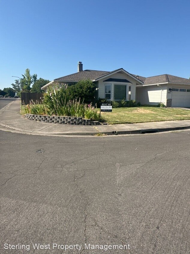 Foto principal - 4 br, 2 bath House - 2050 Stockel Ct