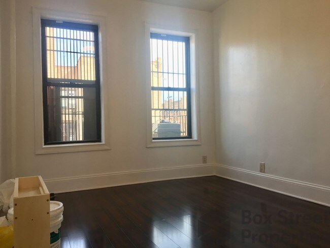 Building Photo - 384 Keap St