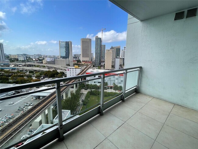 Foto del edificio - 90 SW 3rd St