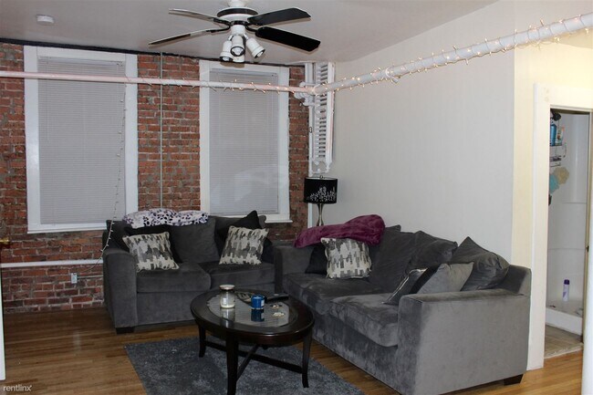 Foto del edificio - 4 br, 2 bath Condo - 447 Park Dr Apt 2B
