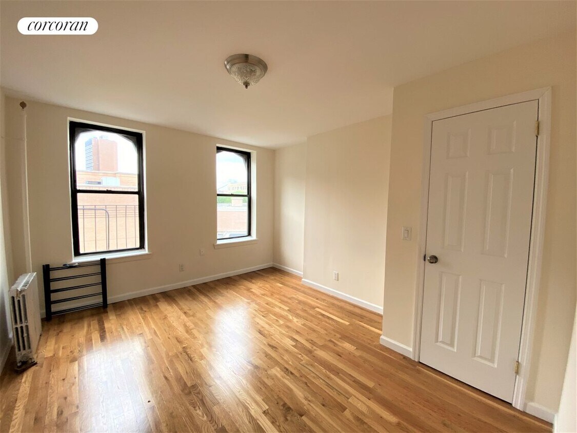 Foto principal - 521 W 168th St