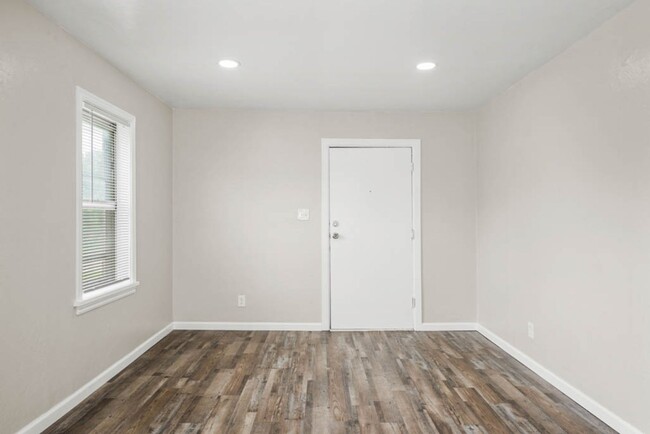 Foto del edificio - Babb Dr Duplex