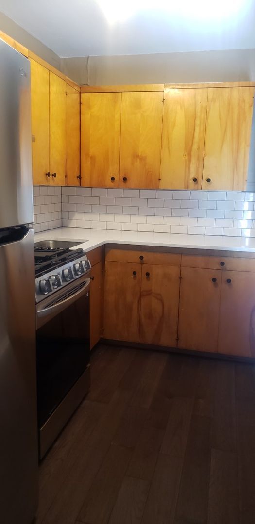 Foto del edificio - 4-plex One Bedroom unit available May 7th-Browns Addition Neighborhood