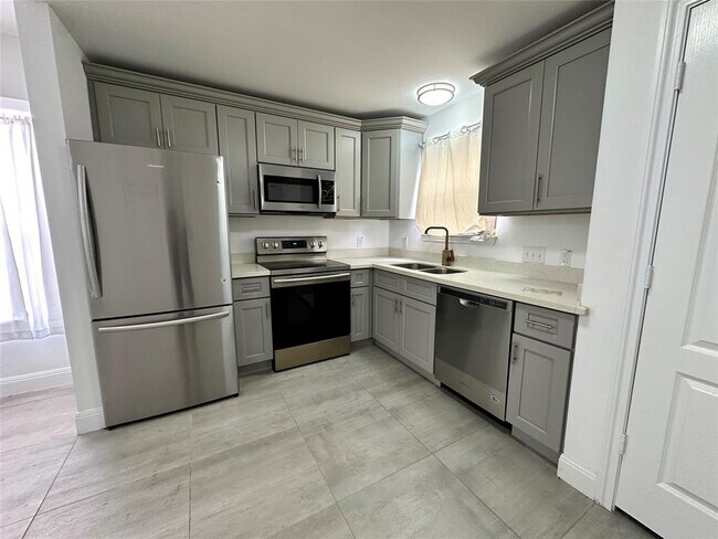 Foto del edificio - 3415 Twp Grove Ln