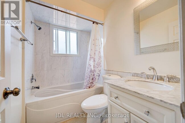 Building Photo - 114 Alderbury Dr