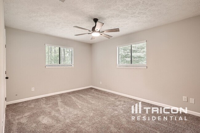 Foto del edificio - 2 Ironwood Ct