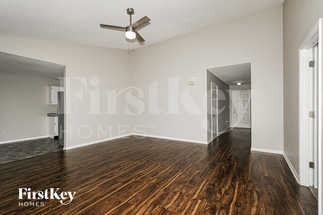 Foto del edificio - 9762 Trail Dr