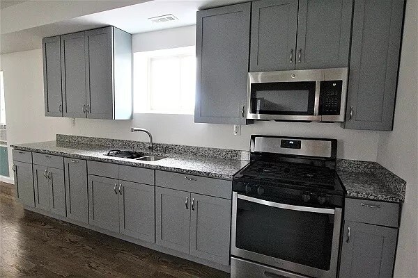 Foto del edificio - 8053 S Throop St