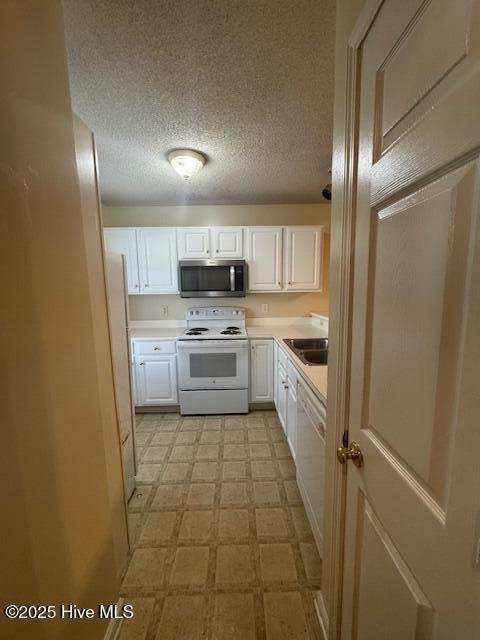 Building Photo - 4639 McClelland Dr