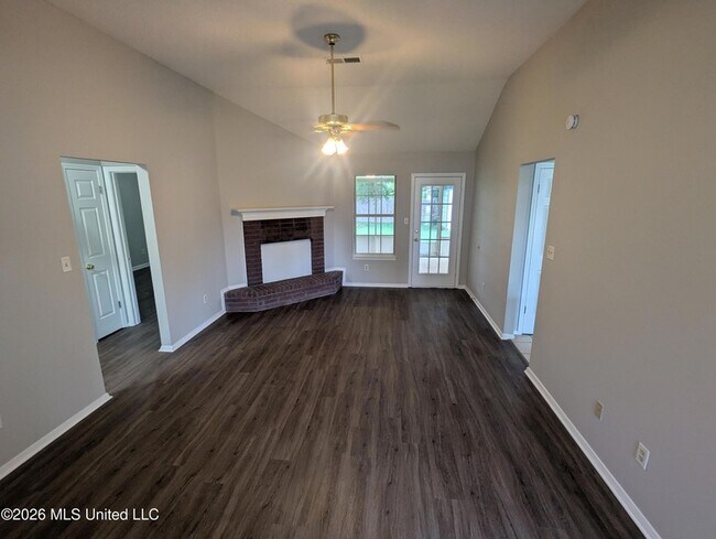 Building Photo - 2922 Waverly Dr