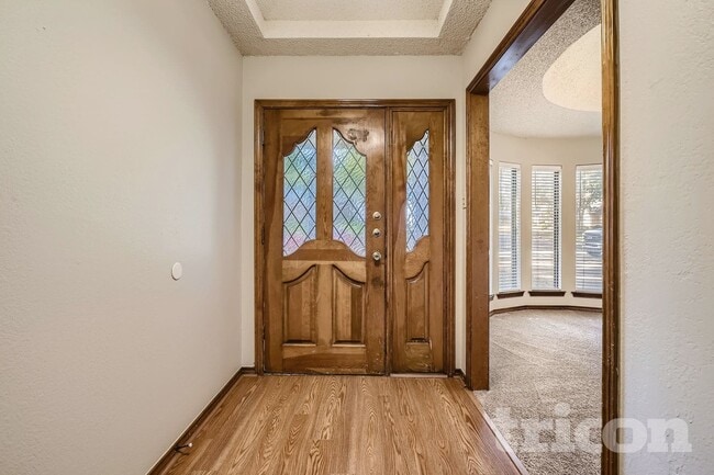 Building Photo - 736 Highland Crest Dr