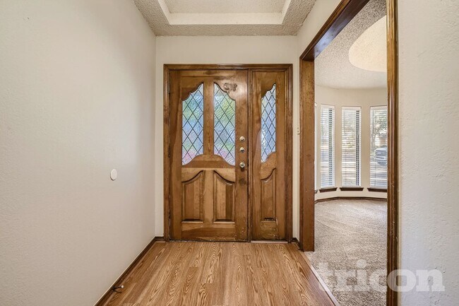 Foto del edificio - 736 Highland Crest Dr