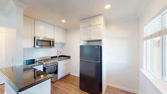 Foto del edificio - 15489 Marty Dr