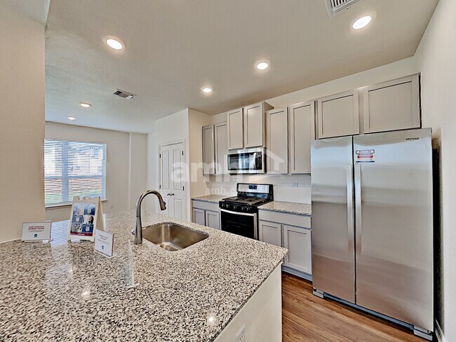 Building Photo - 2730 Deerfield Creek