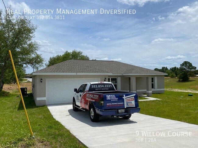 Building Photo - Silver Springs Shores - Welcome Home
