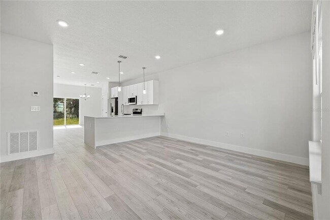 Foto del edificio - 6336 137th St