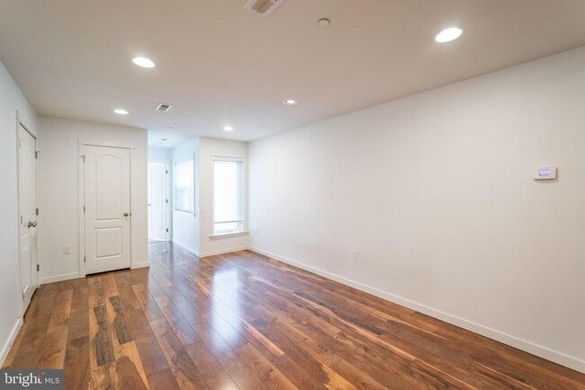 Building Photo - 132 S 46th St