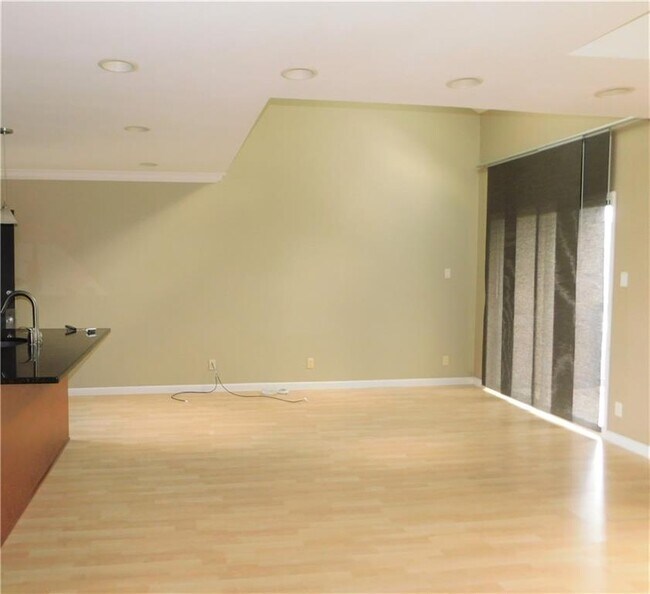 Building Photo - 8888 Tallwood Dr