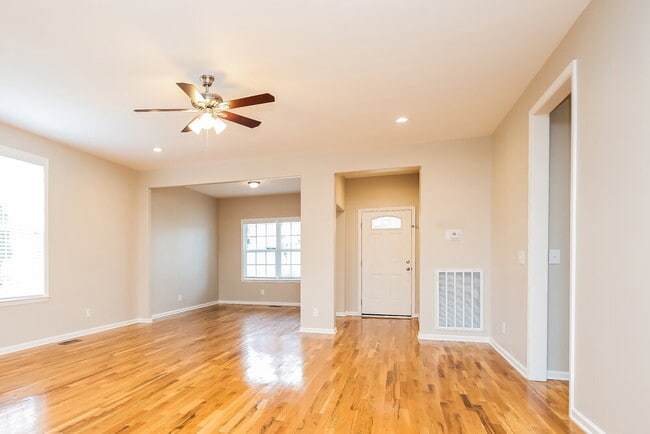 Building Photo - 1214 Saddle Brk