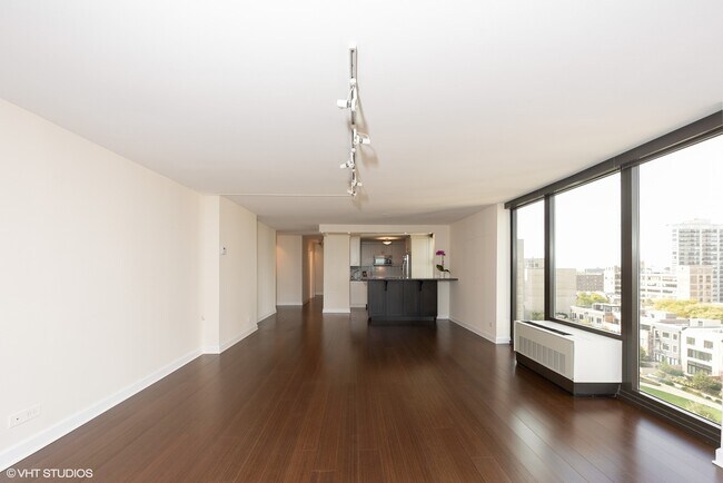 Foto del edificio - 2500 N Lakeview Ave