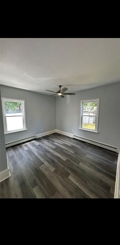 Building Photo - 208 Carnation St