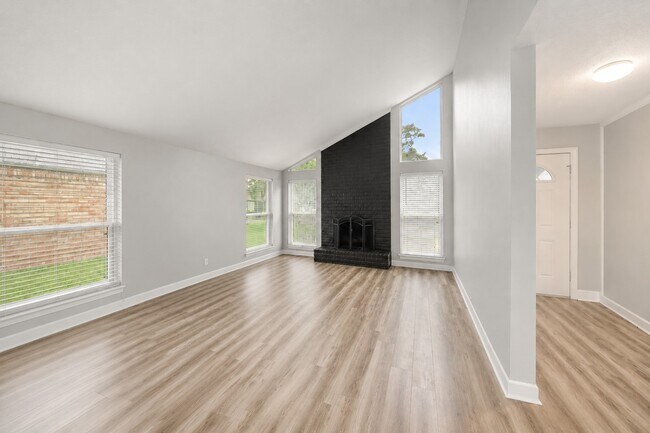 Building Photo - 17734 Seven Pines Dr